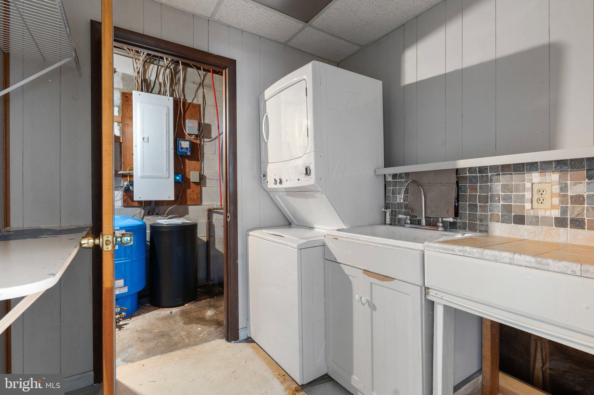 MOUNTAIN VIEW EST - Residential