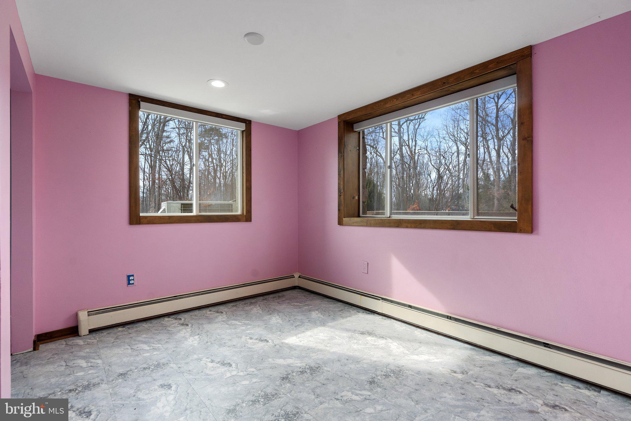 MOUNTAIN VIEW EST - Residential