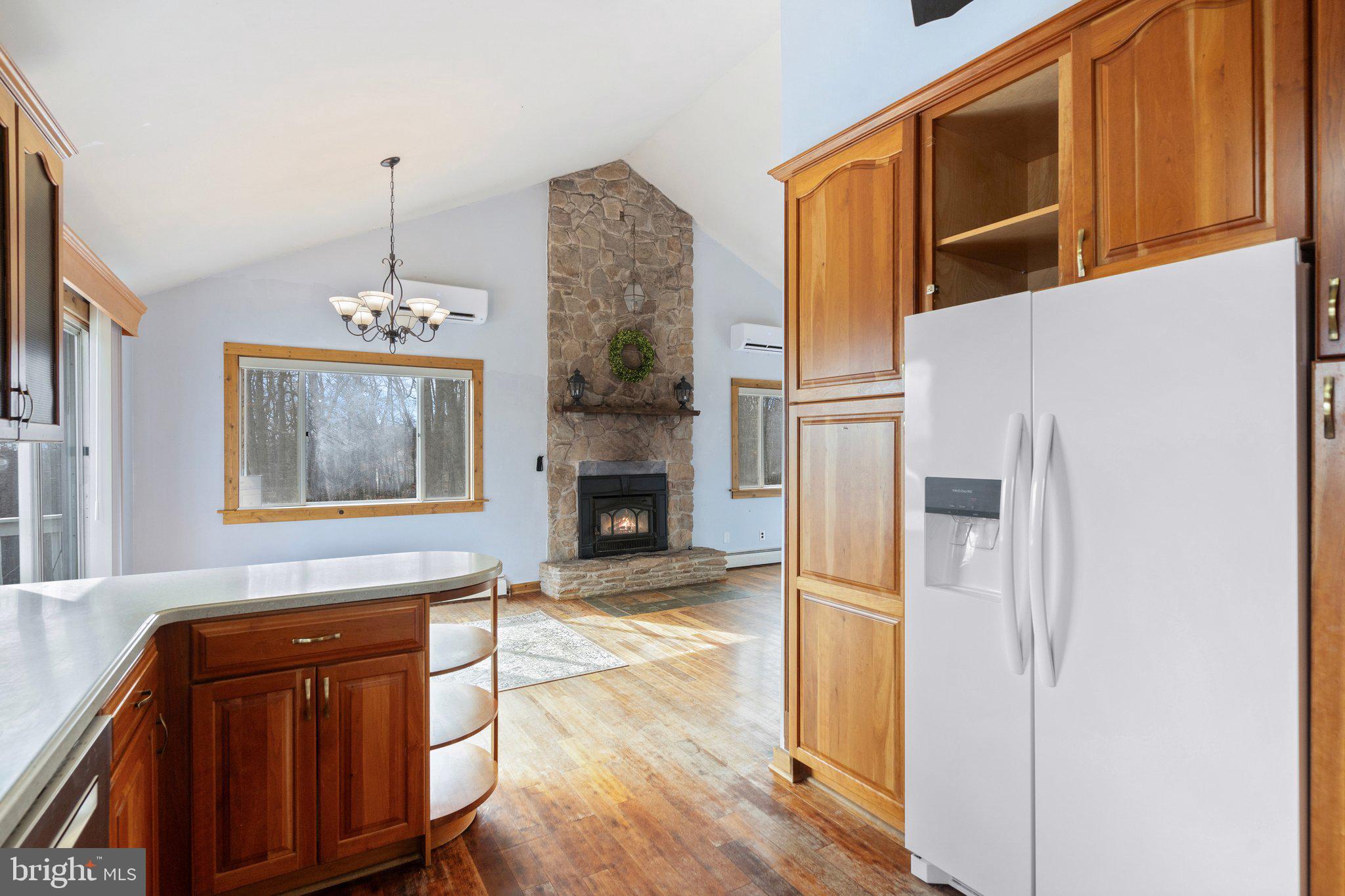 MOUNTAIN VIEW EST - Residential