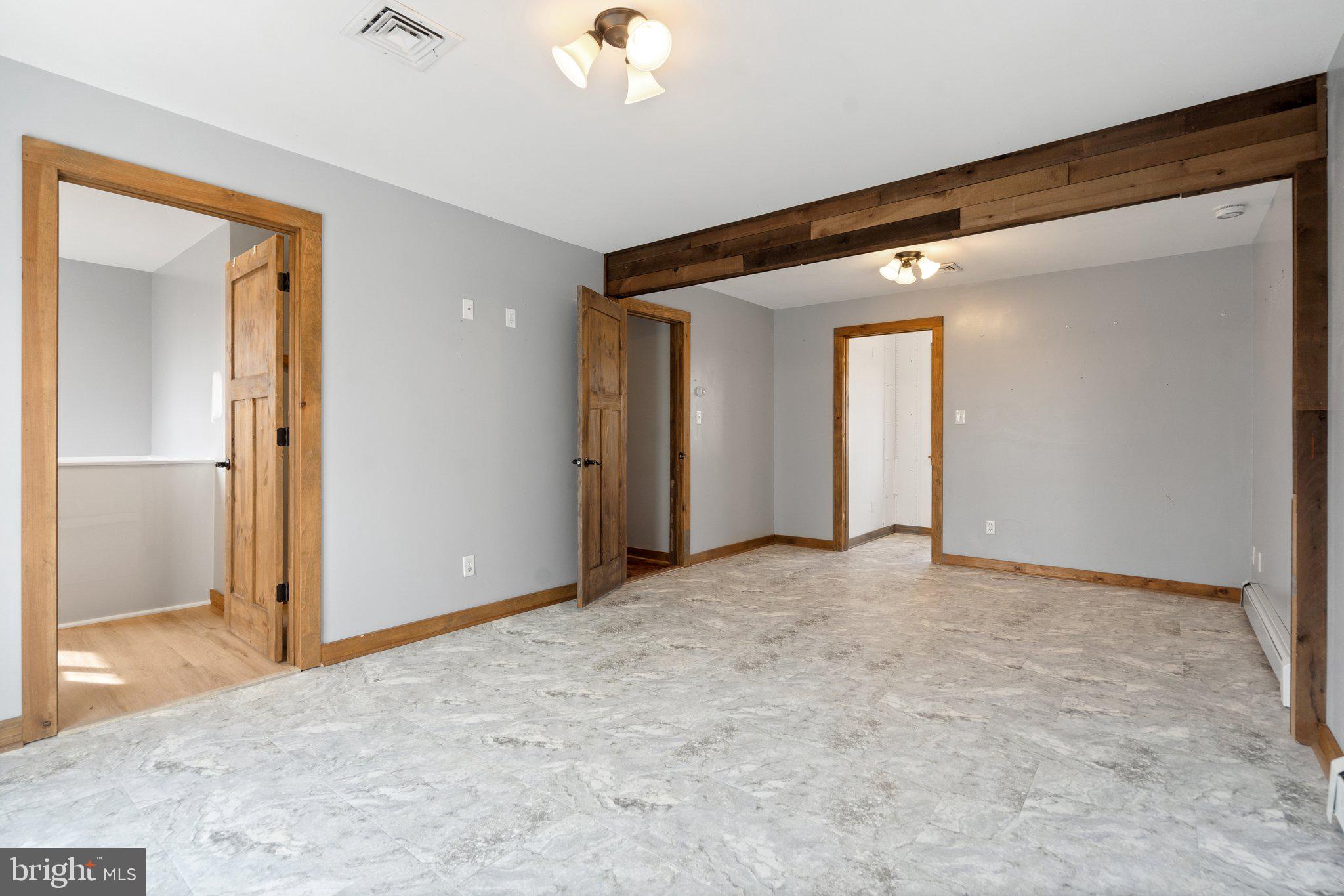 MOUNTAIN VIEW EST - Residential