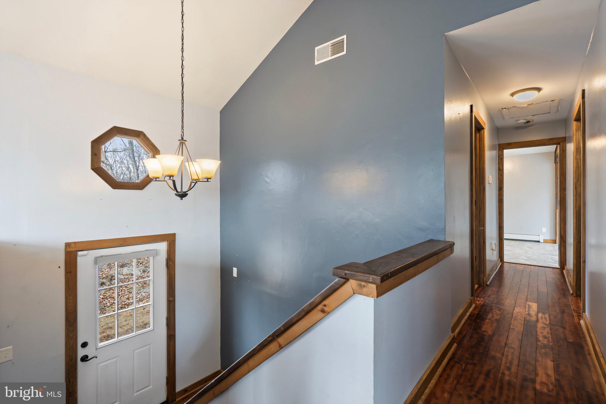 MOUNTAIN VIEW EST - Residential