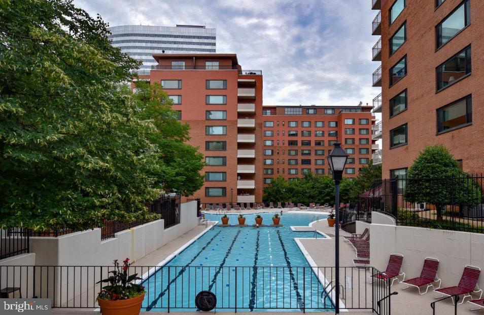 RIVER PLACE - Residential