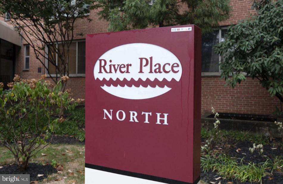 RIVER PLACE - Residential