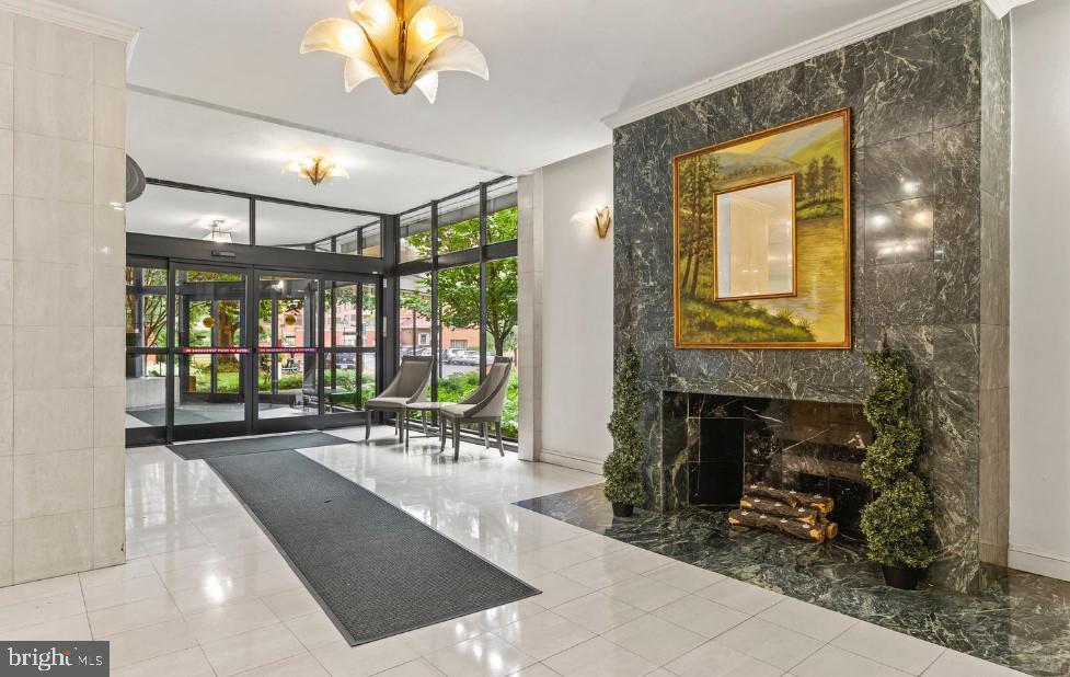 RIVER PLACE - Residential