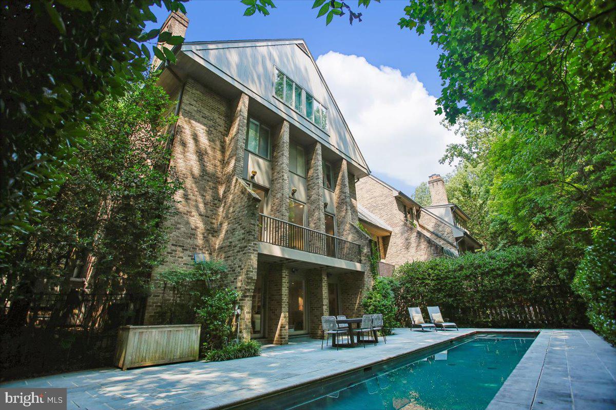 MERRYWOOD ON THE POTOMAC - Residential