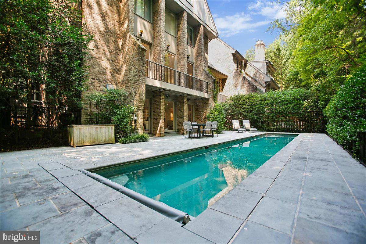 MERRYWOOD ON THE POTOMAC - Residential