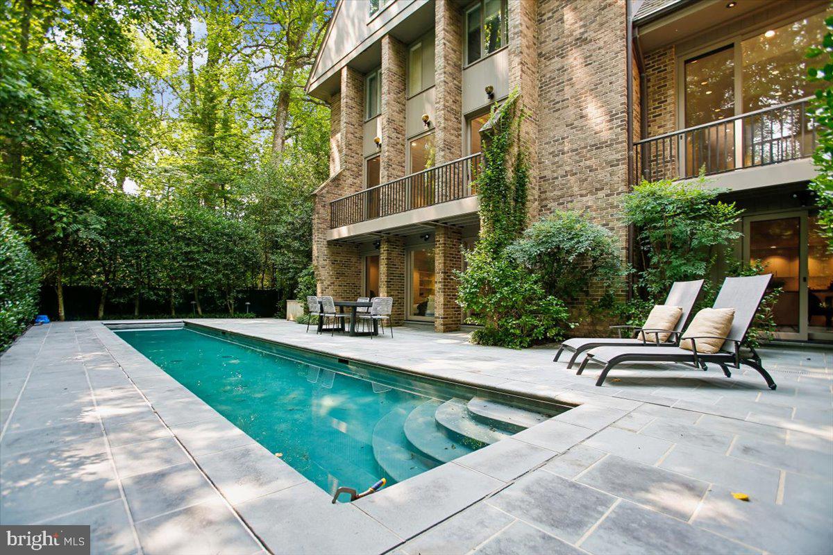 MERRYWOOD ON THE POTOMAC - Residential