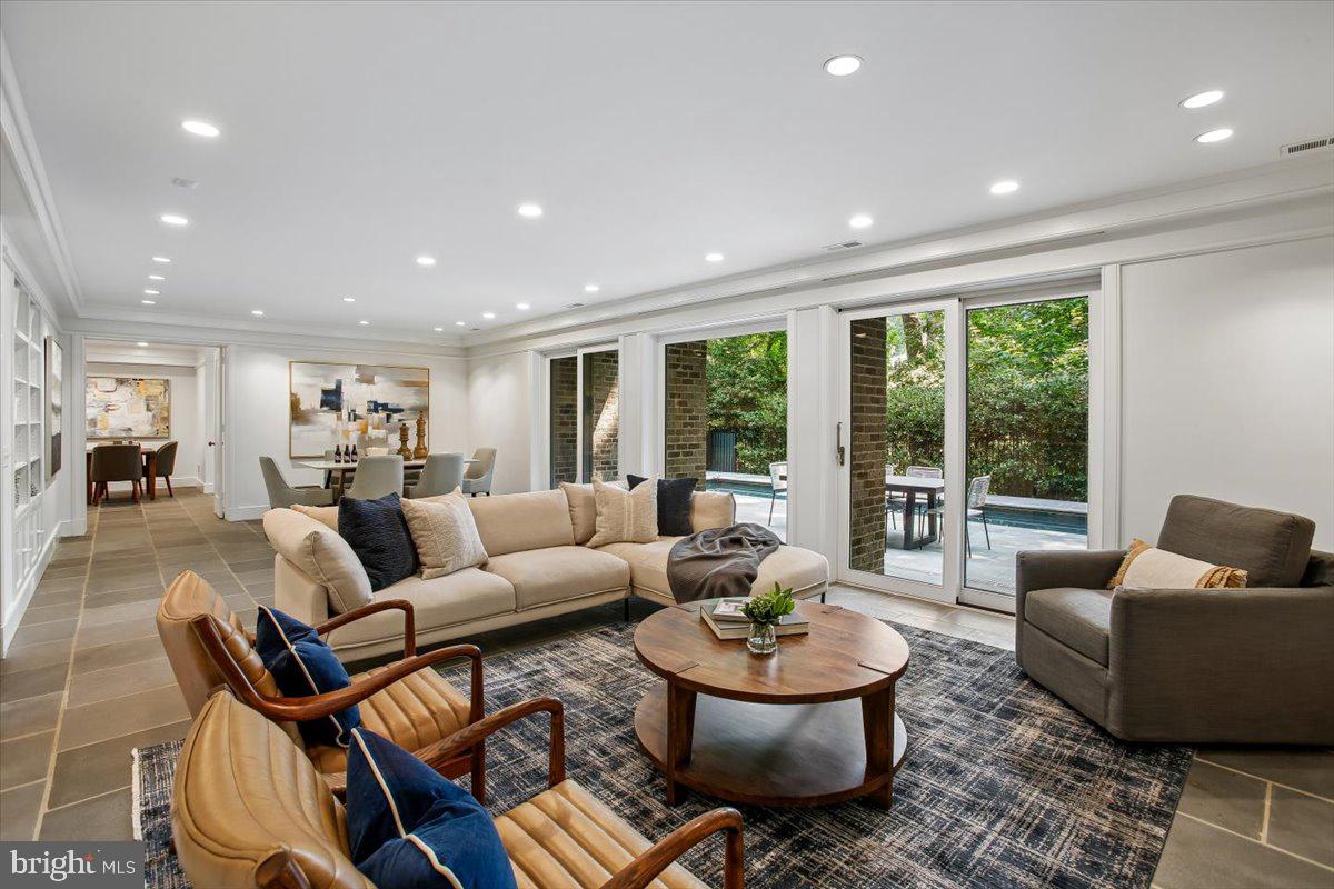 MERRYWOOD ON THE POTOMAC - Residential
