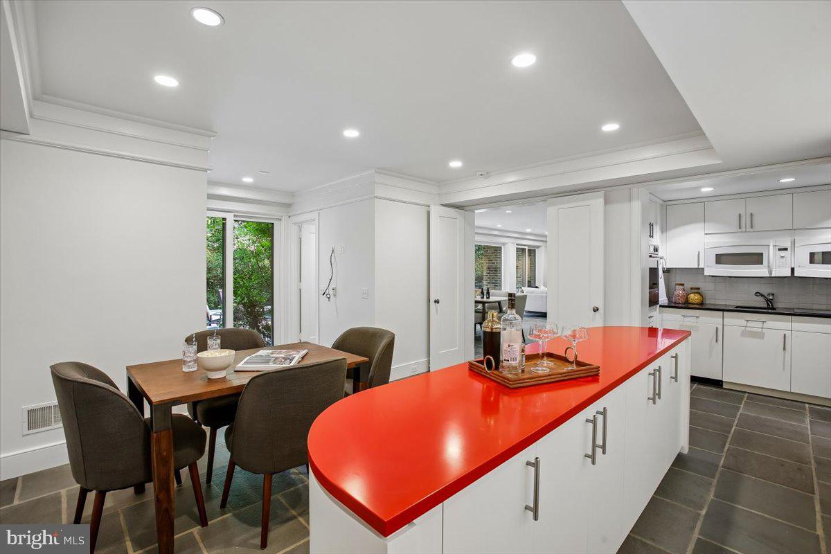 MERRYWOOD ON THE POTOMAC - Residential
