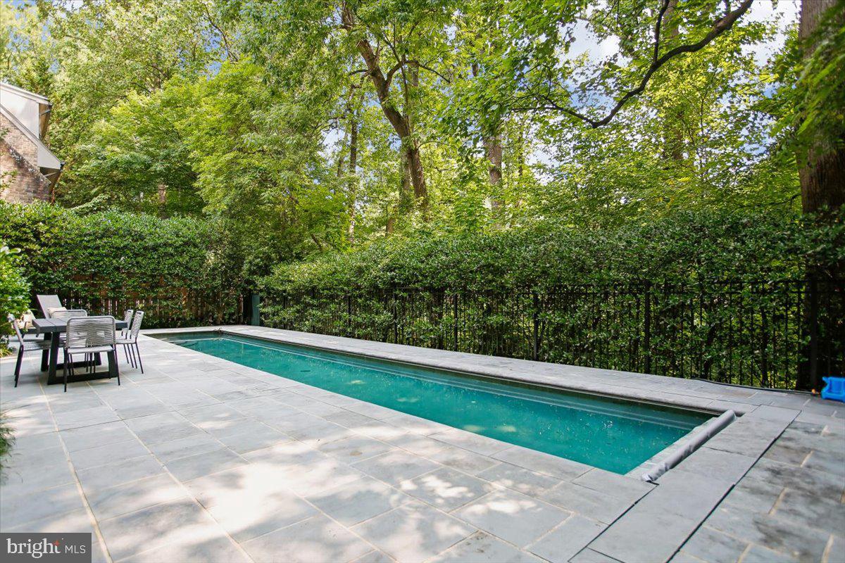 MERRYWOOD ON THE POTOMAC - Residential