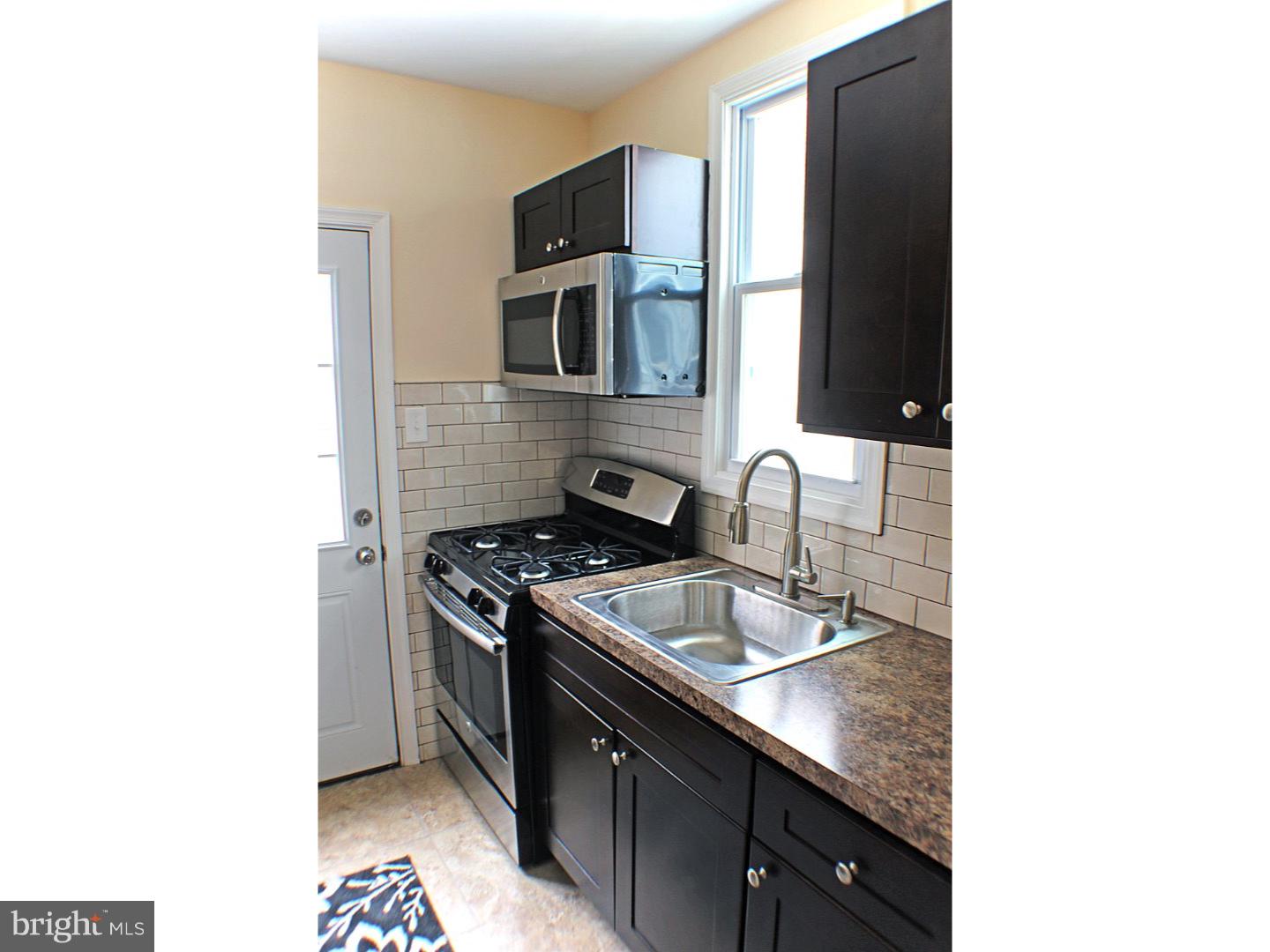 PORT RICHMOND - Residential Lease