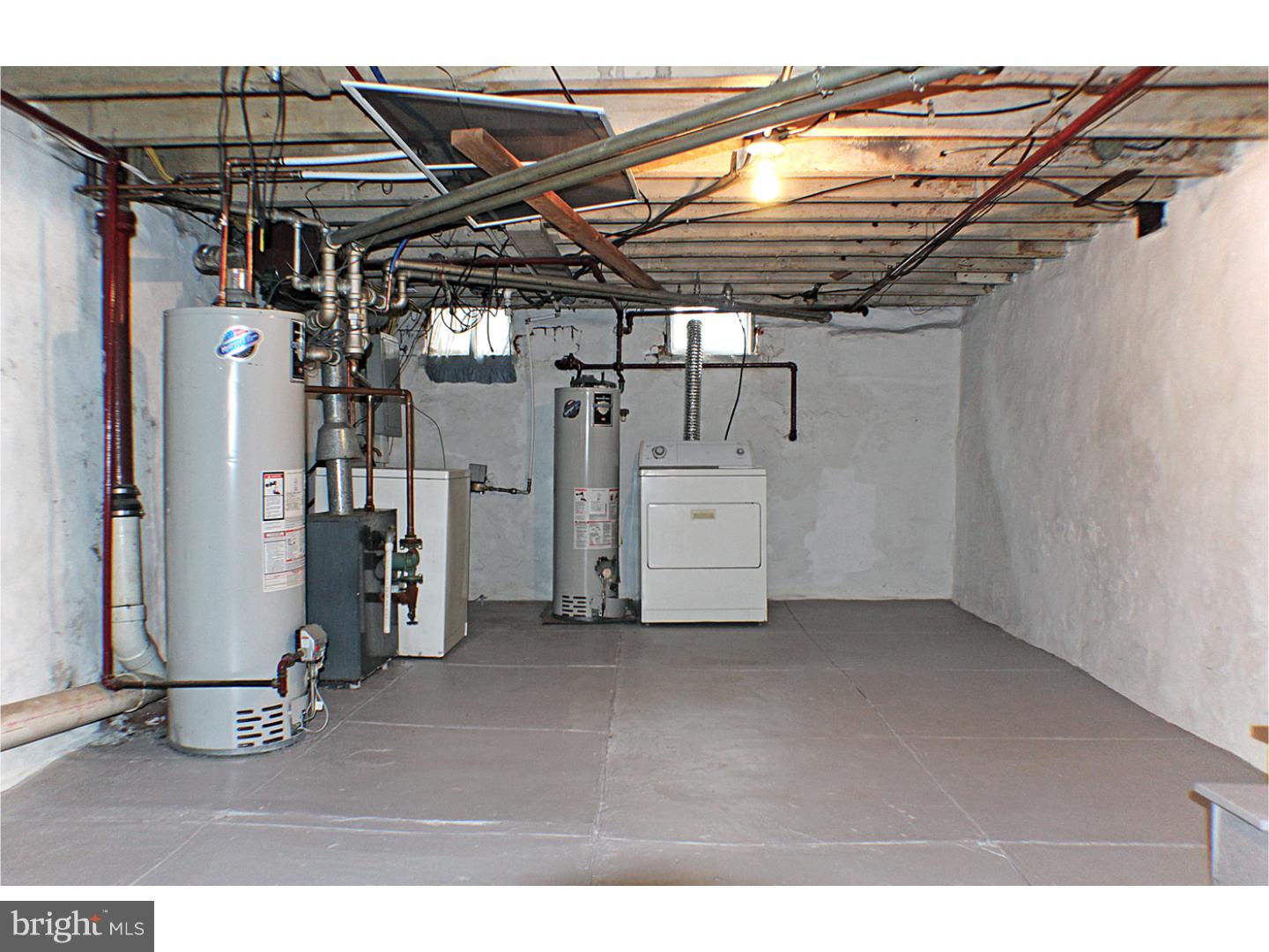 PORT RICHMOND - Residential Lease