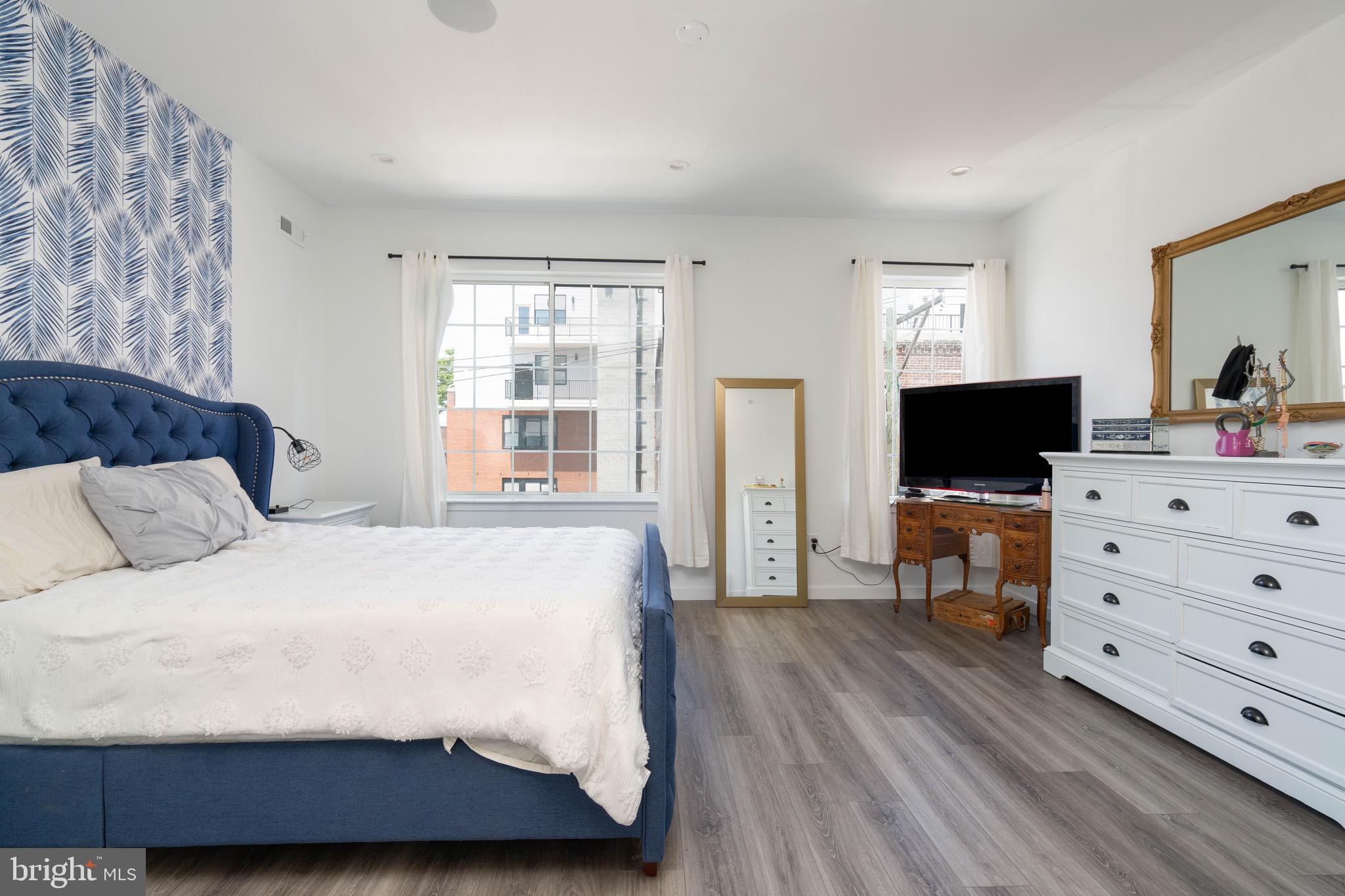 PORT RICHMOND - Residential
