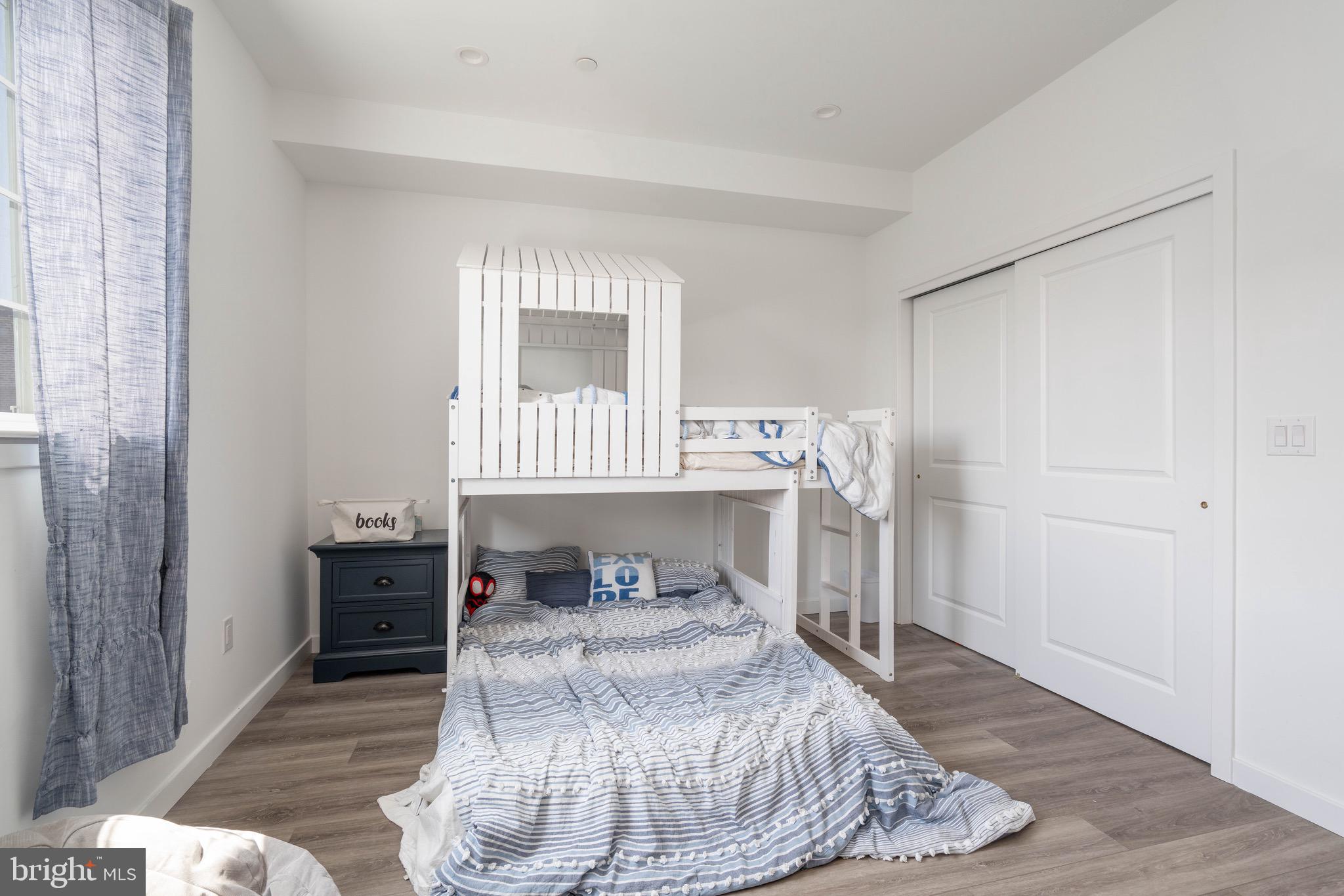 PORT RICHMOND - Residential