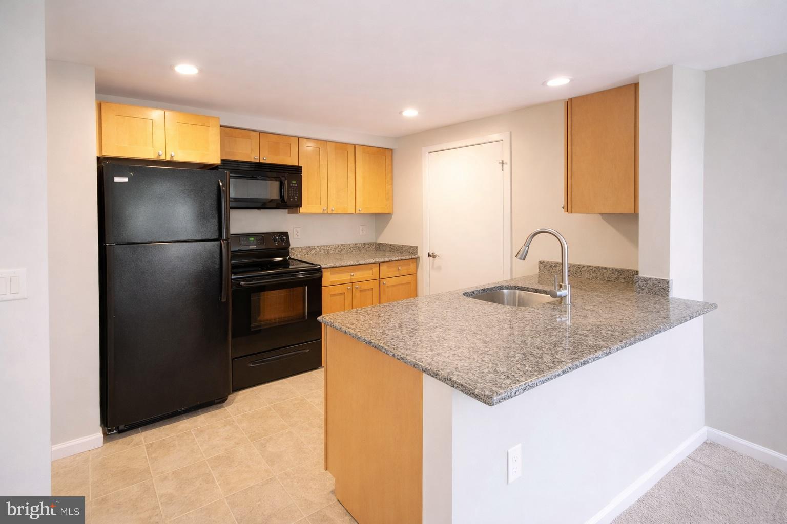 CHRISTOPHER COURT - Residential