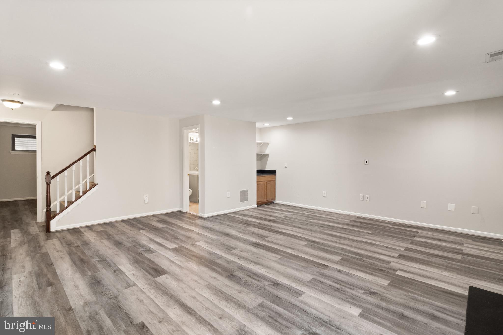 SPRINGFIELD OAKS - Residential