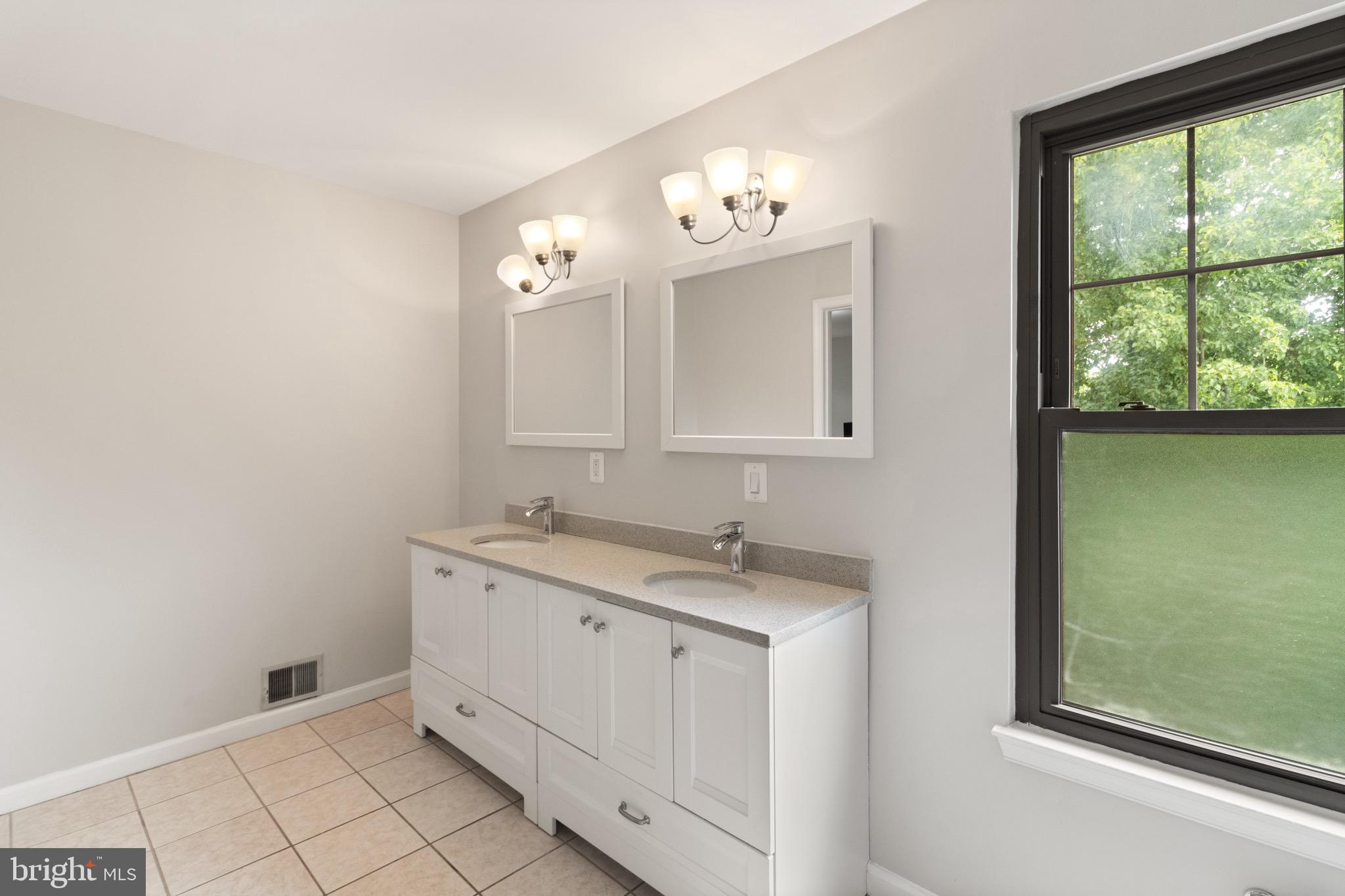 SPRINGFIELD OAKS - Residential