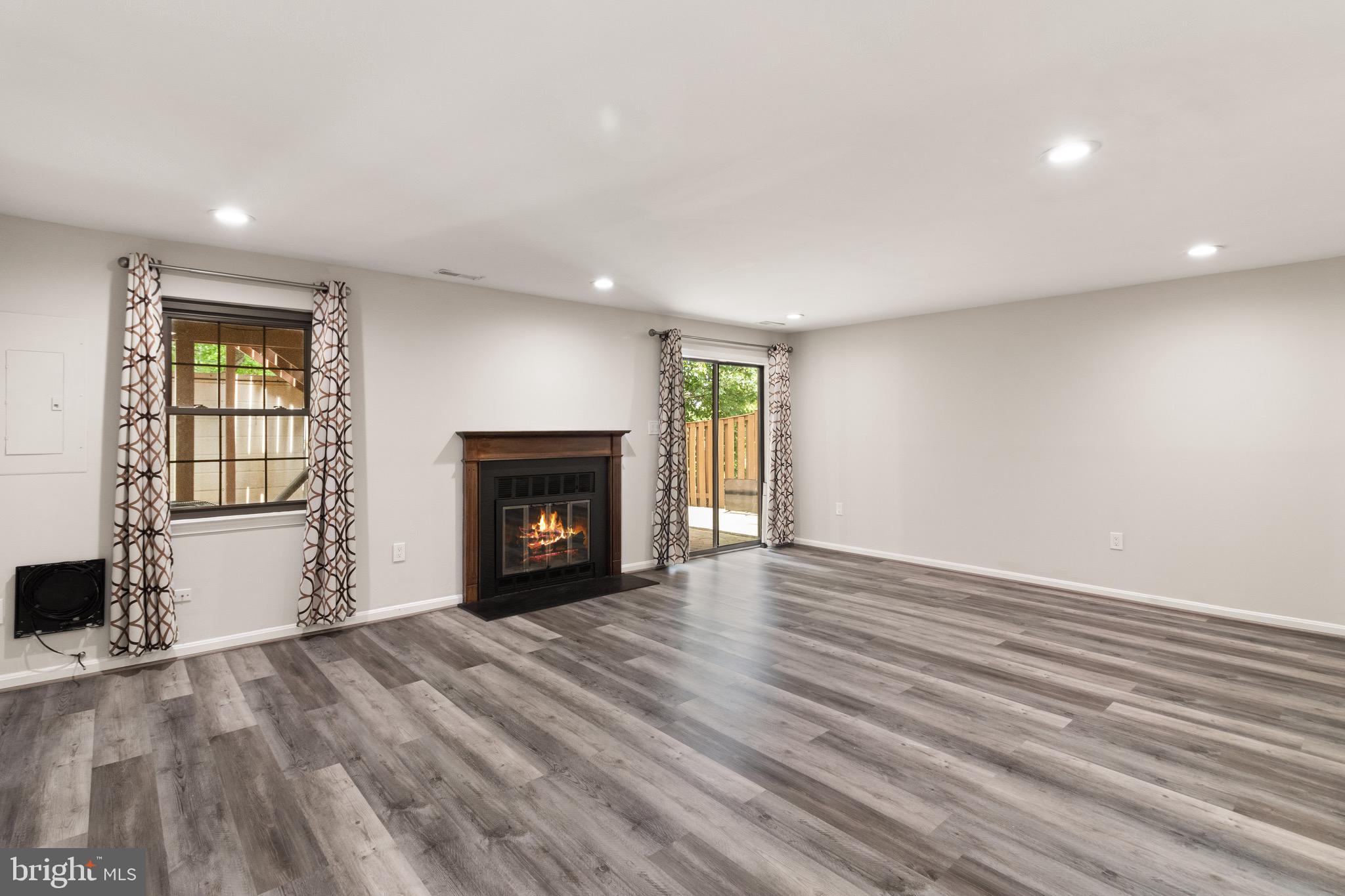 SPRINGFIELD OAKS - Residential