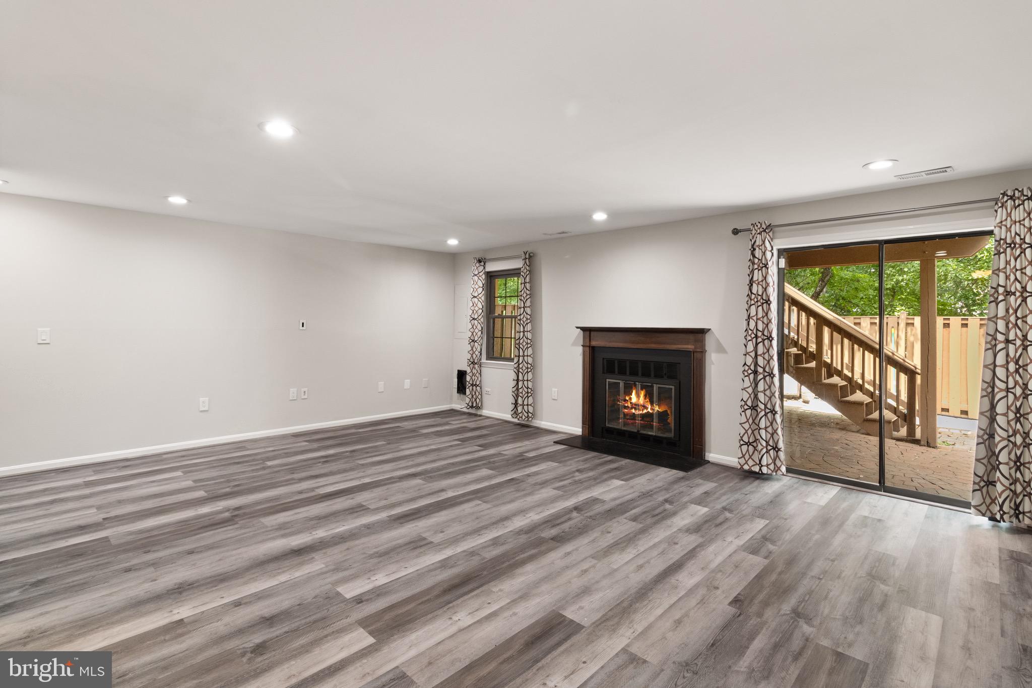 SPRINGFIELD OAKS - Residential