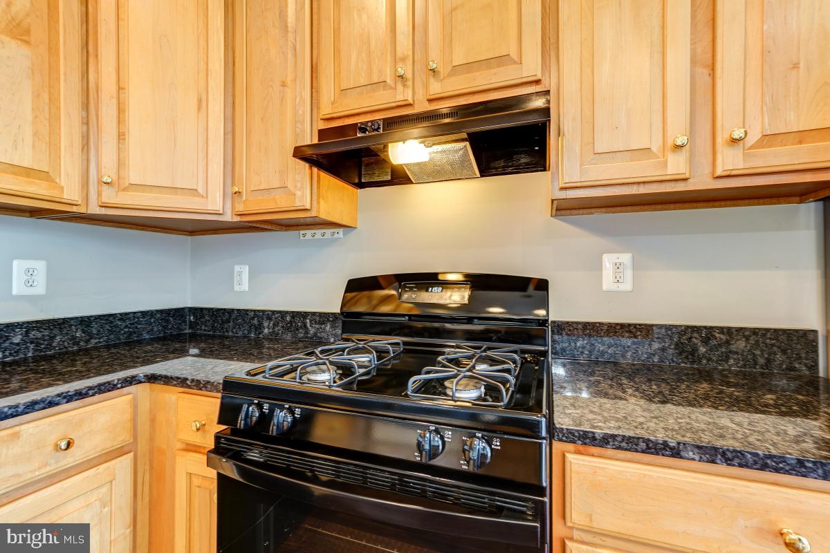 AUTUMN CHASE HUNT - Residential Lease