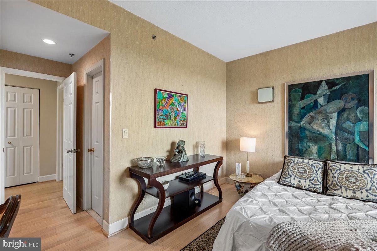 SOMERSET HOUSE CONDOS - Residential