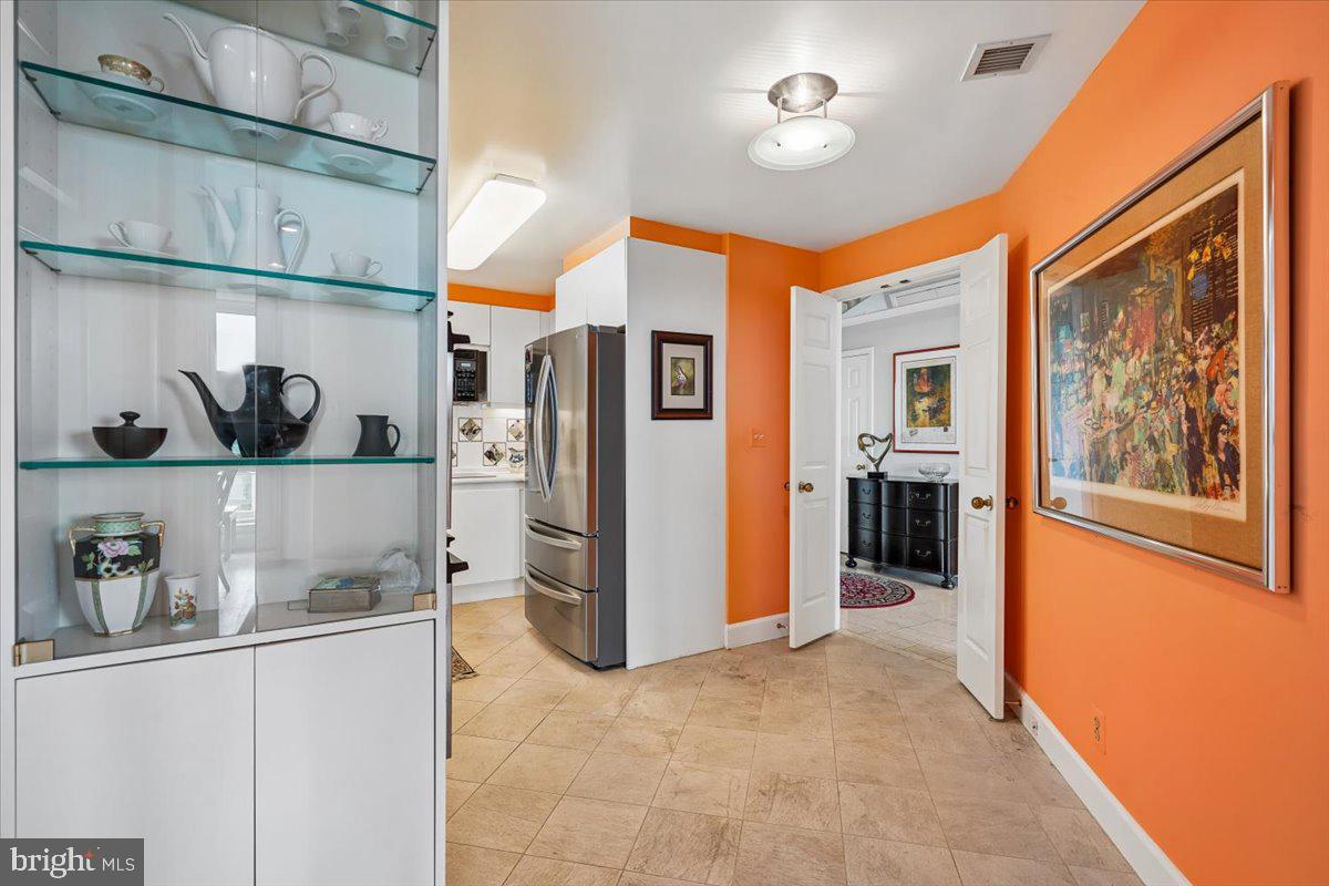 SOMERSET HOUSE CONDOS - Residential