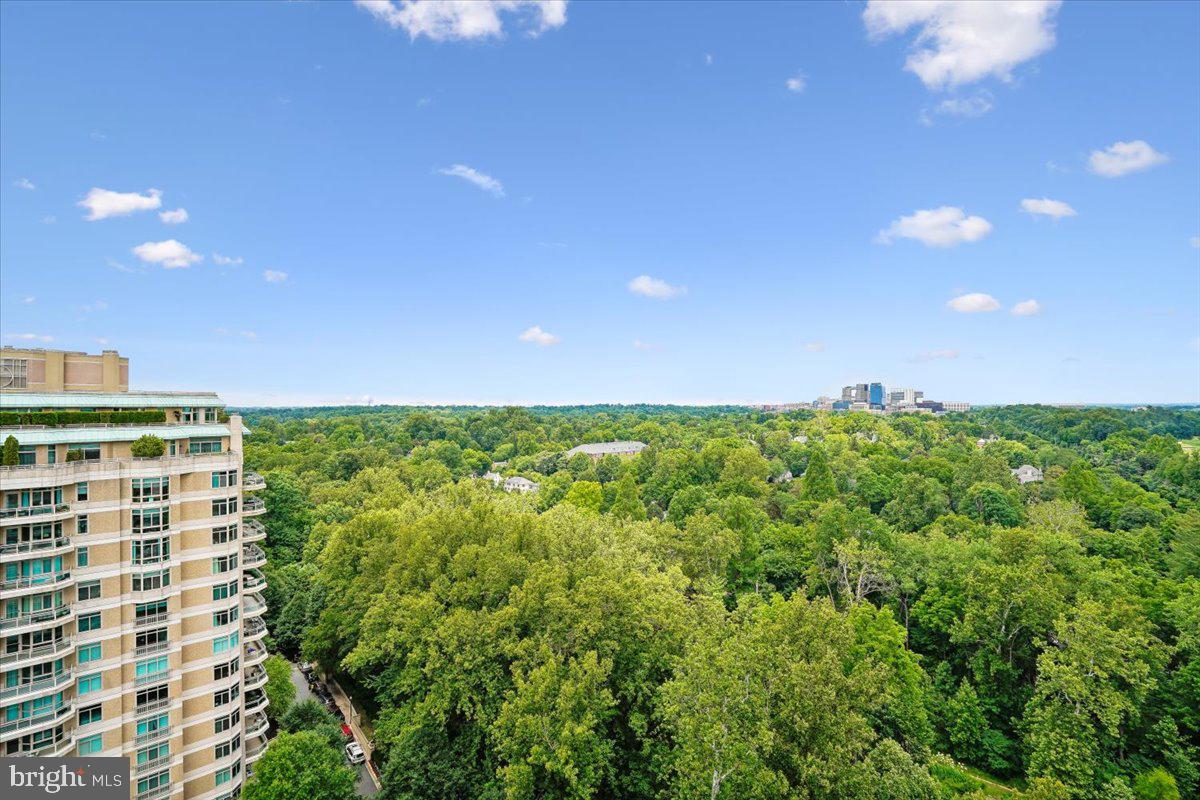 SOMERSET HOUSE CONDOS - Residential