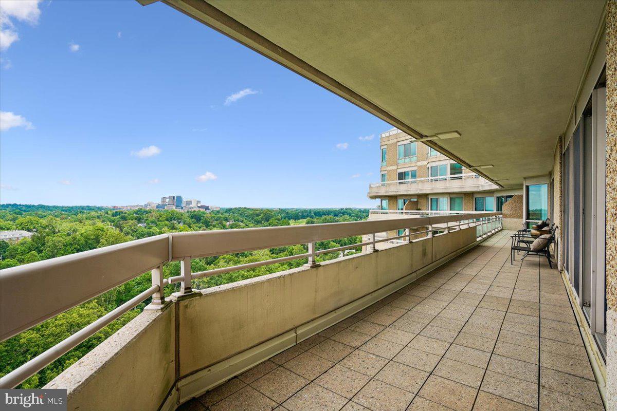 SOMERSET HOUSE CONDOS - Residential