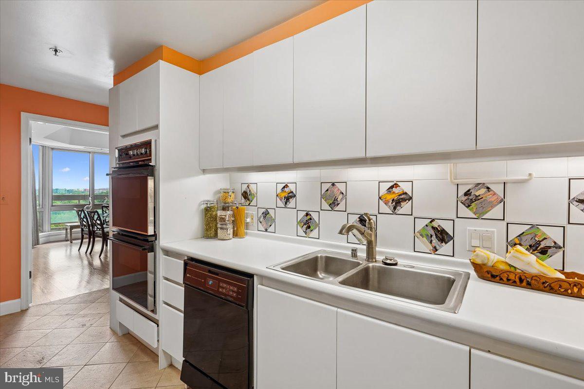 SOMERSET HOUSE CONDOS - Residential