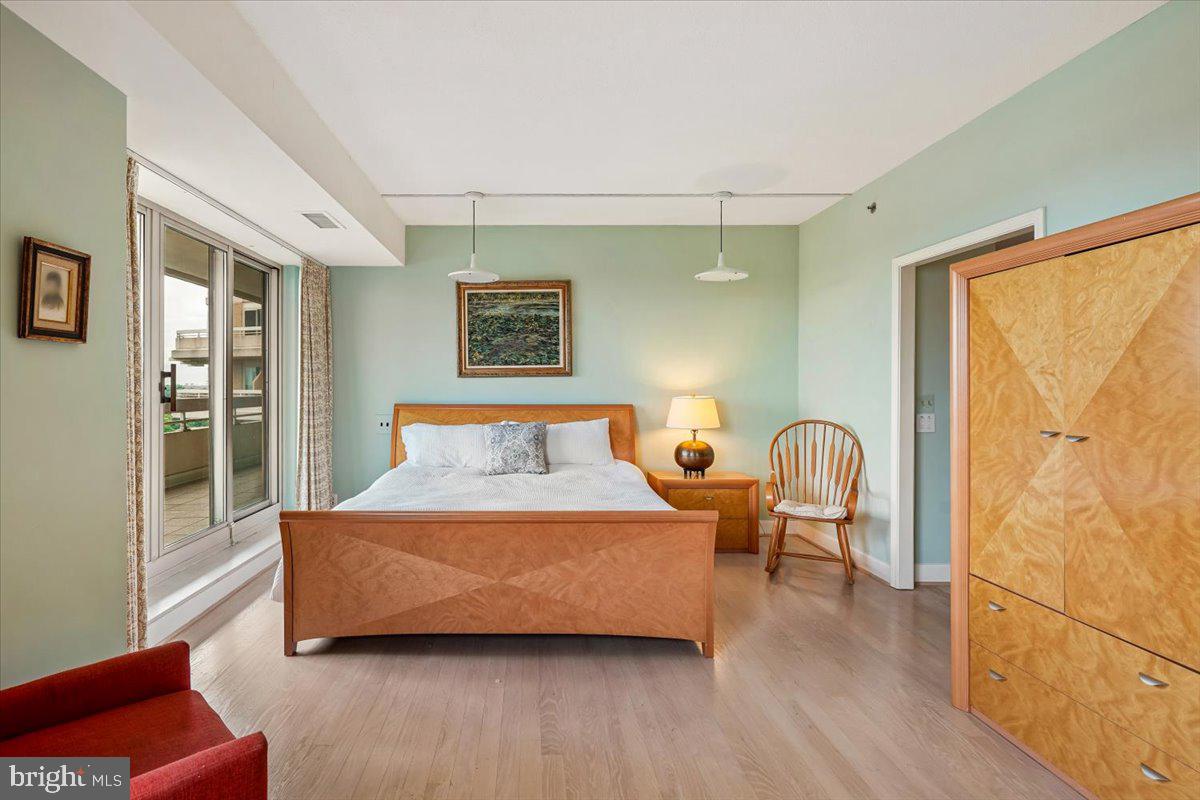 SOMERSET HOUSE CONDOS - Residential