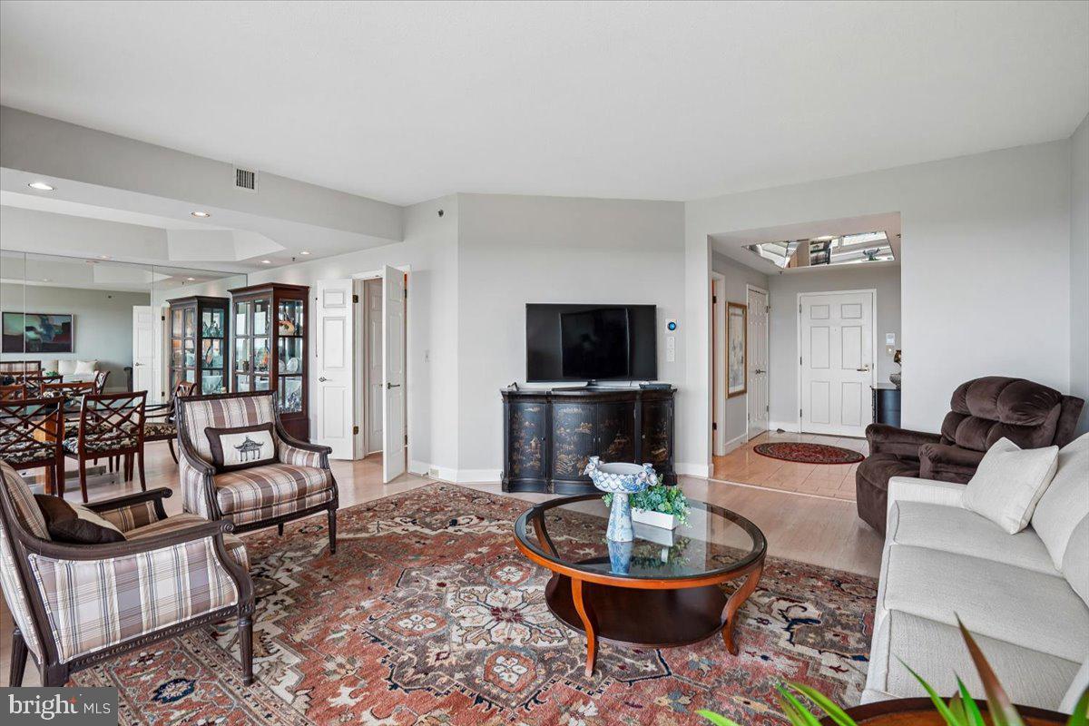 SOMERSET HOUSE CONDOS - Residential