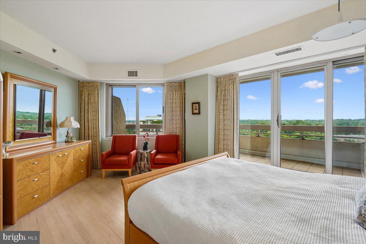 SOMERSET HOUSE CONDOS - Residential