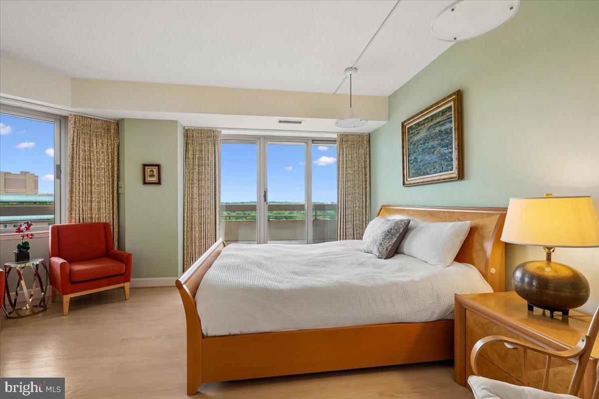 SOMERSET HOUSE CONDOS - Residential