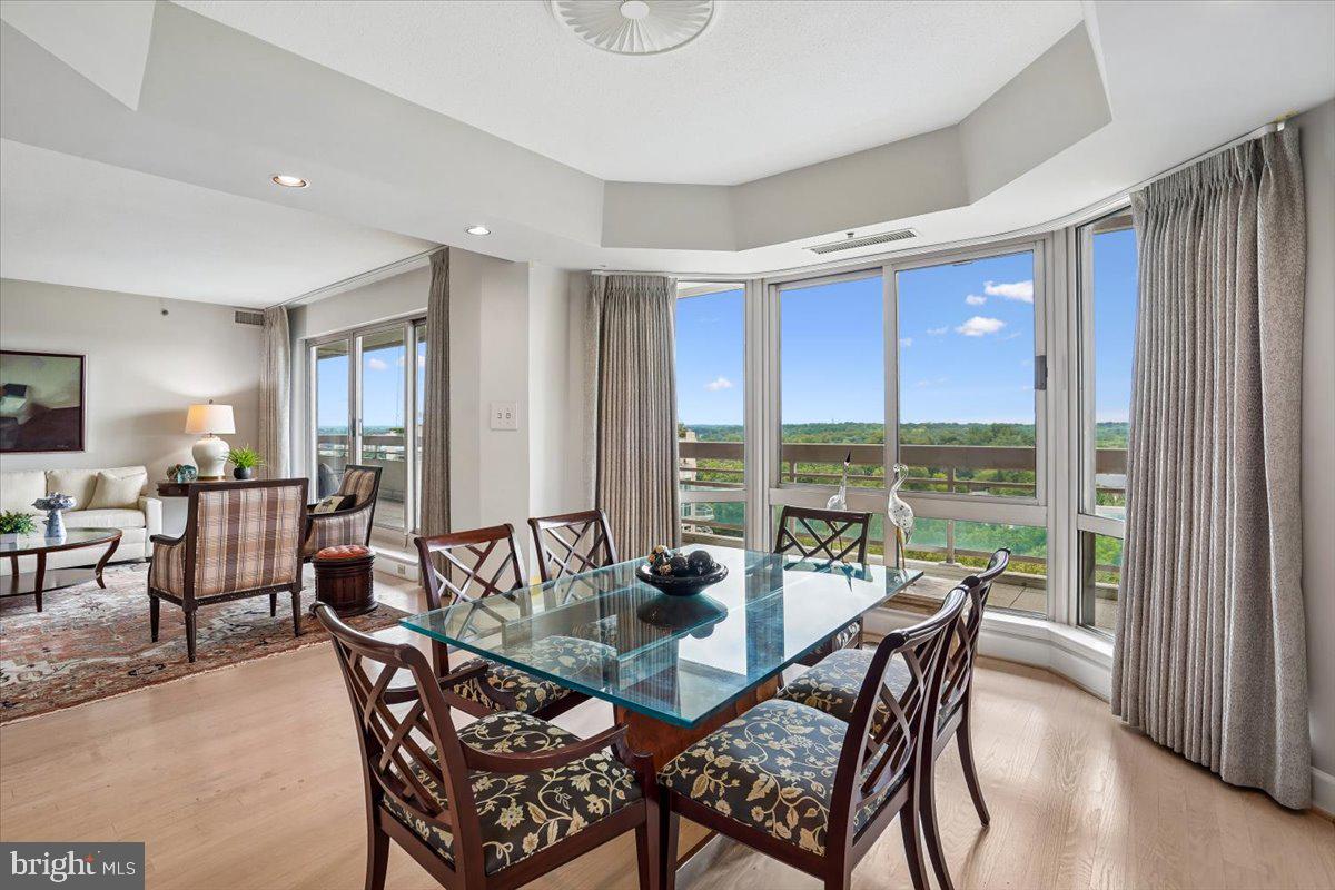 SOMERSET HOUSE CONDOS - Residential