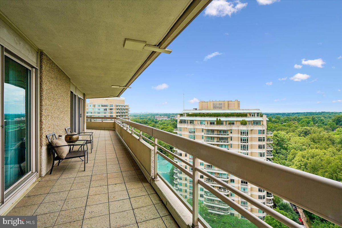 SOMERSET HOUSE CONDOS - Residential