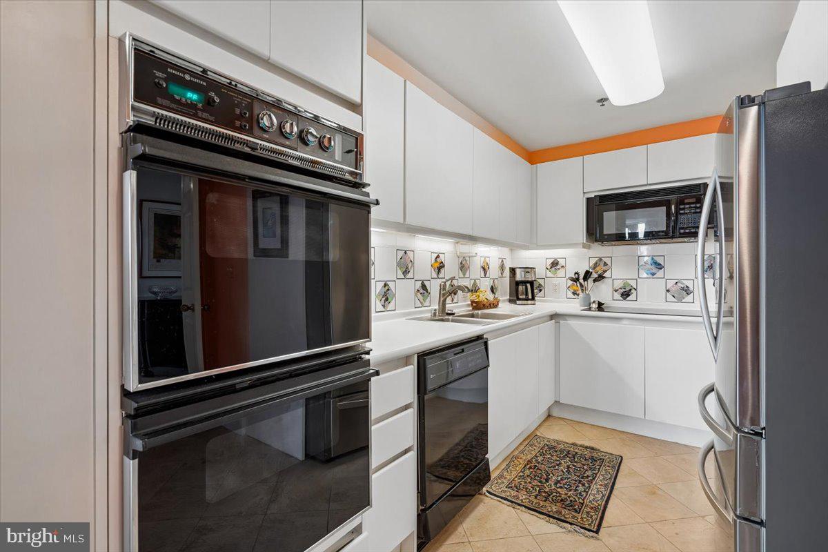 SOMERSET HOUSE CONDOS - Residential