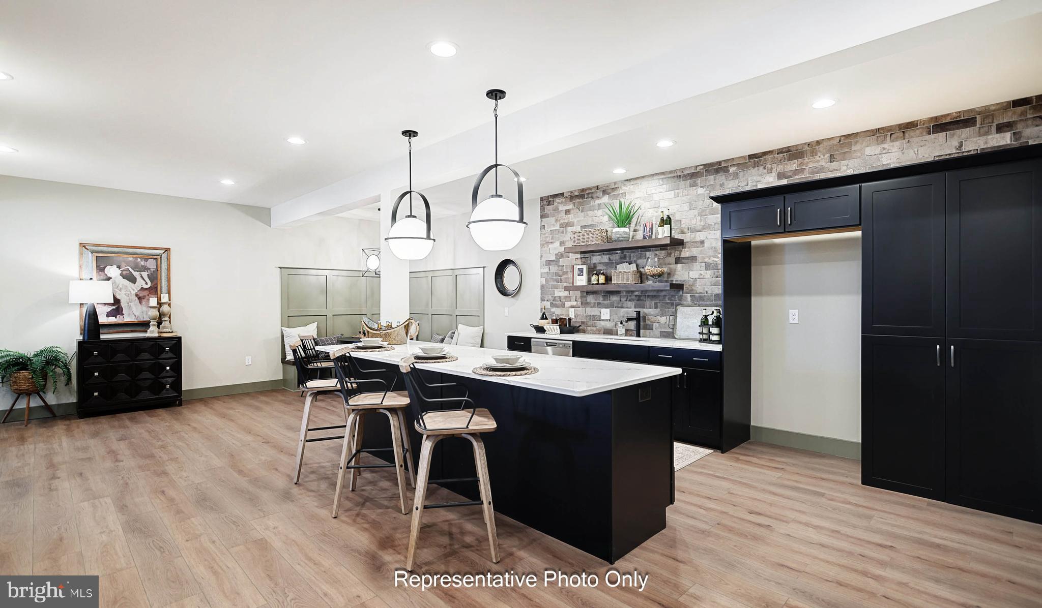 WINDING CREEK - Residential