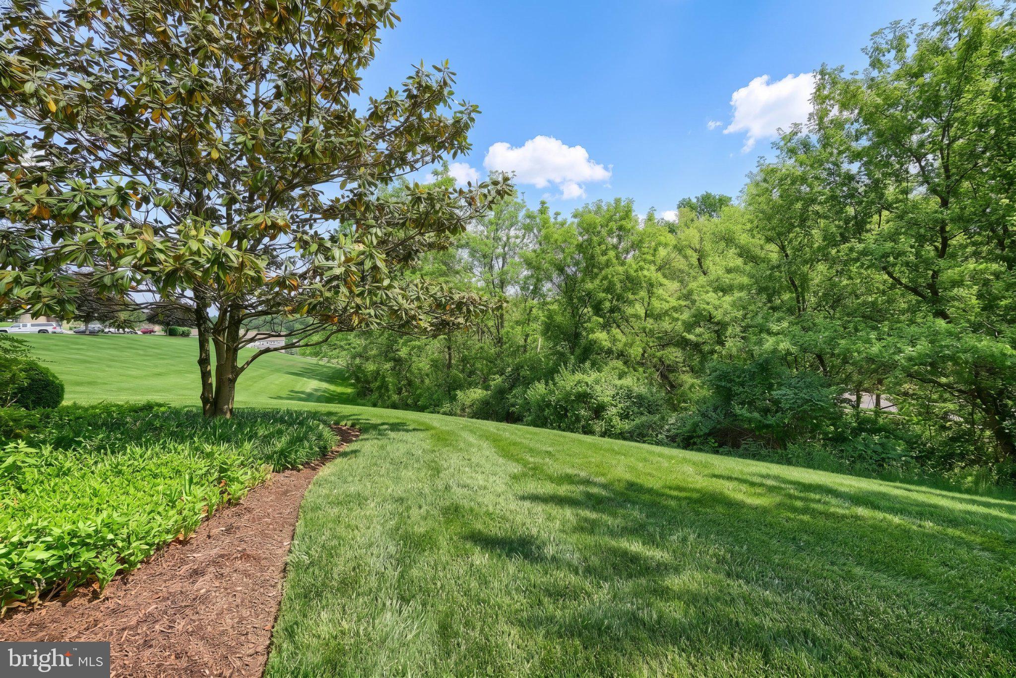 HUNT CLUB CONDOS - Residential