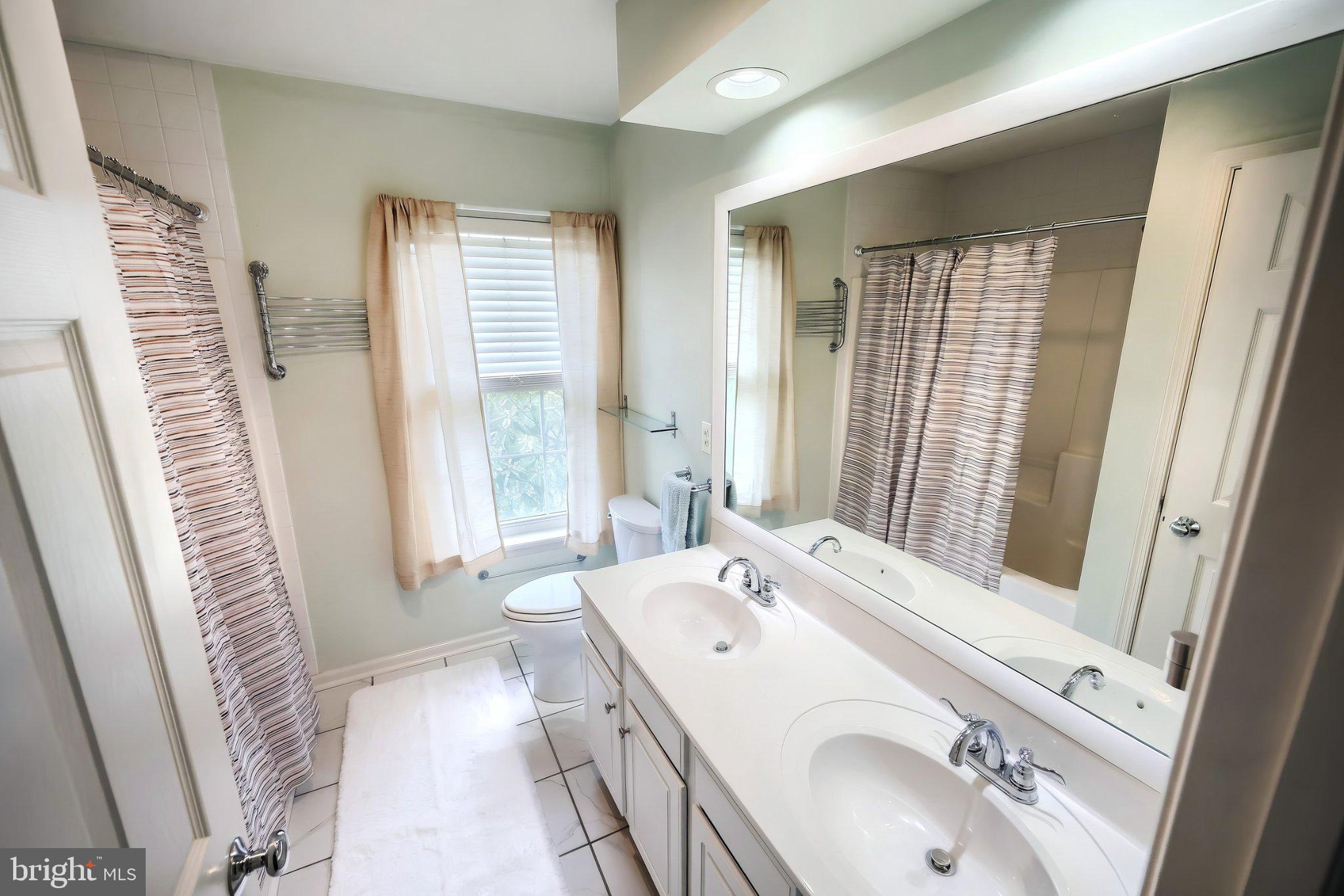 HUNT CLUB CONDOS - Residential