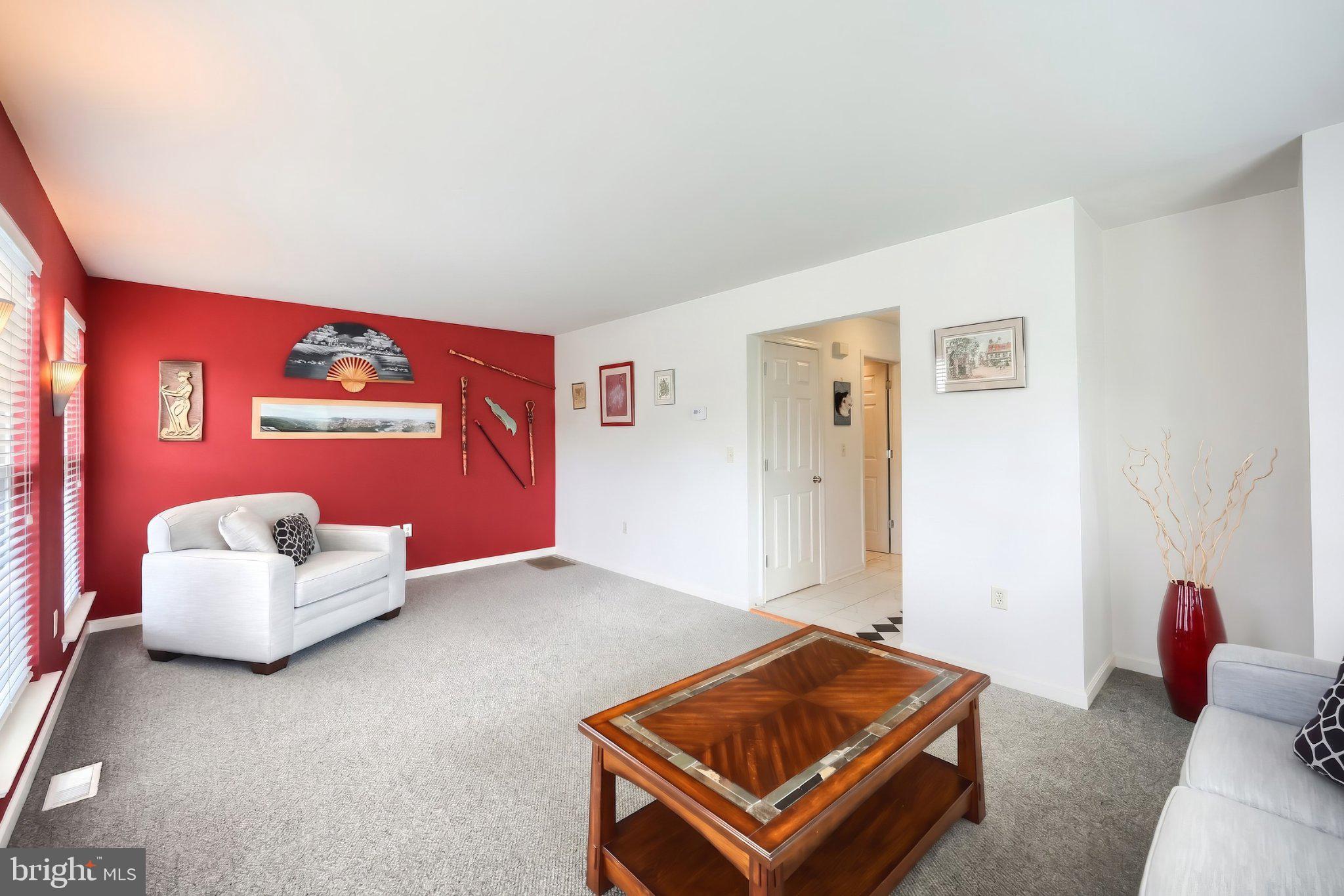 HUNT CLUB CONDOS - Residential
