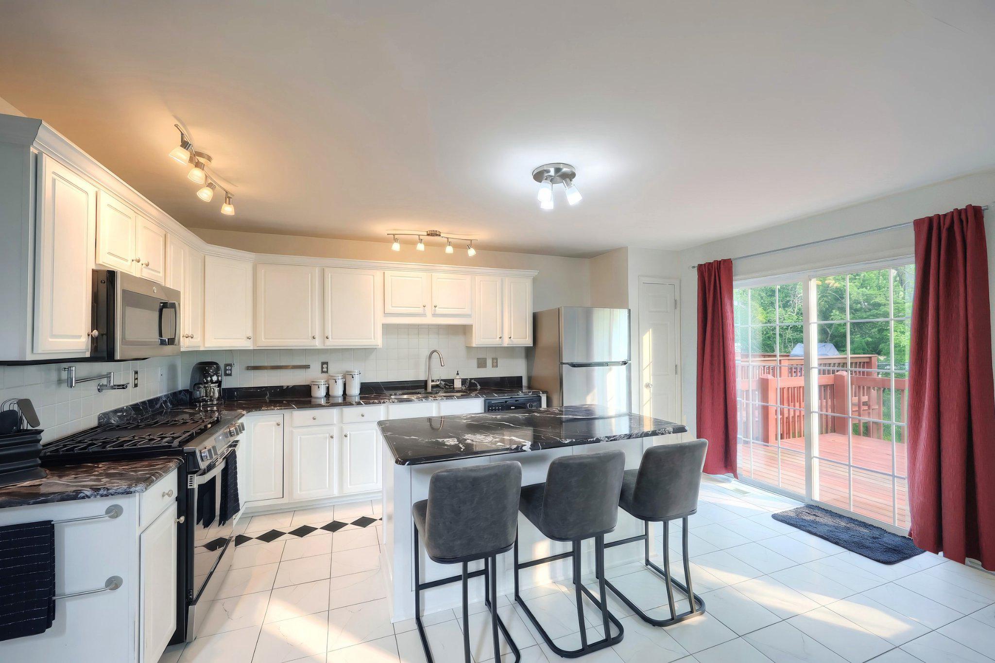 HUNT CLUB CONDOS - Residential