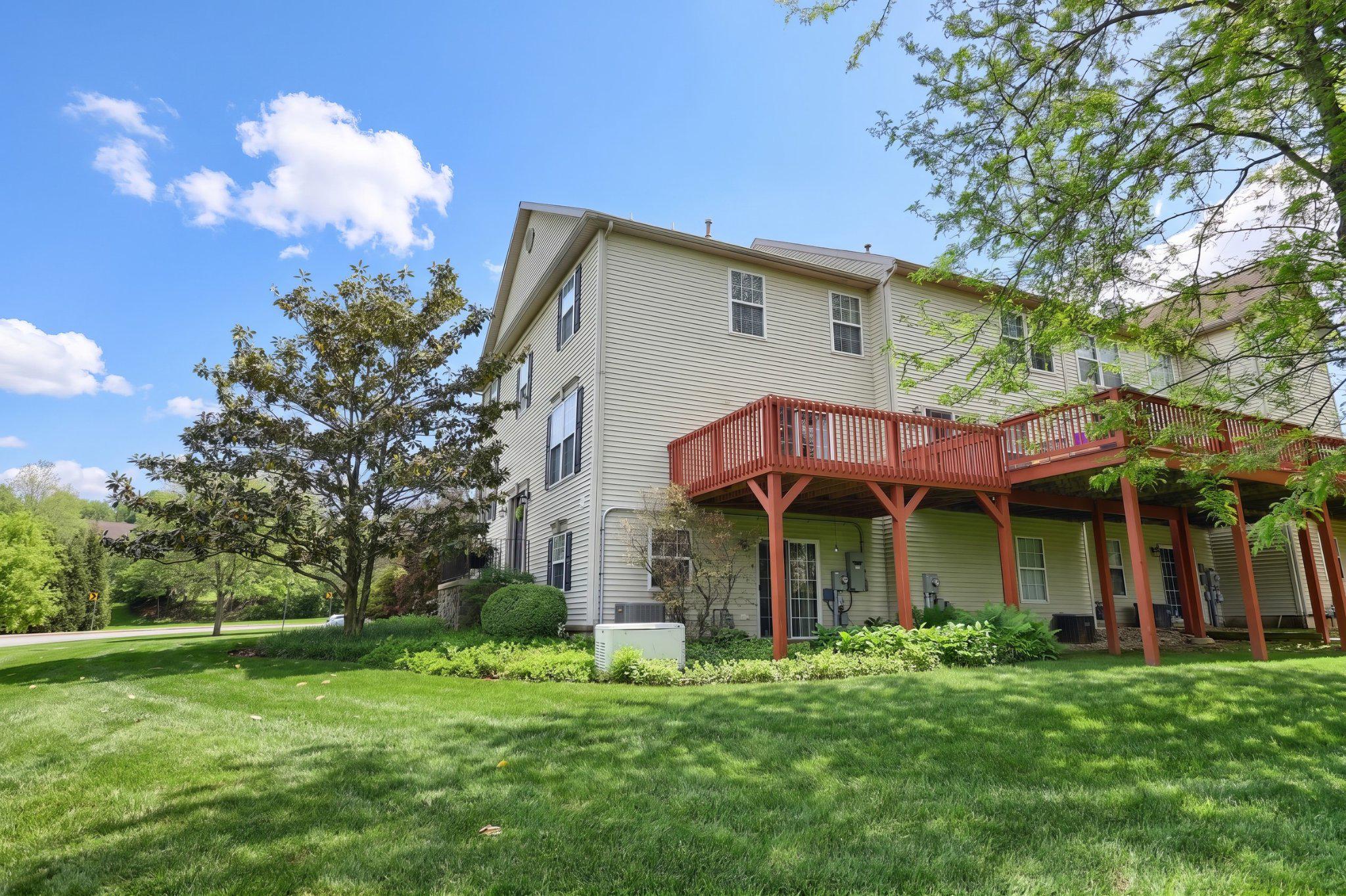 HUNT CLUB CONDOS - Residential