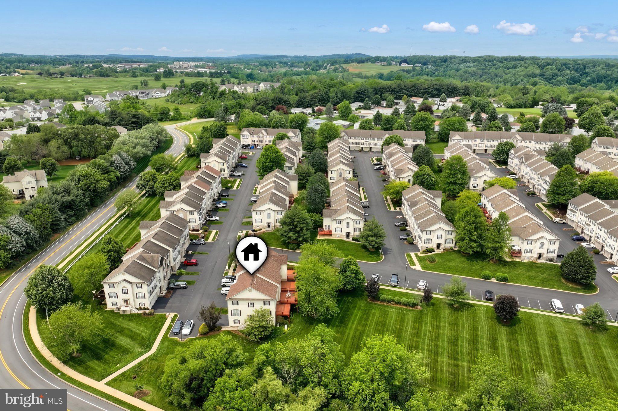 HUNT CLUB CONDOS - Residential