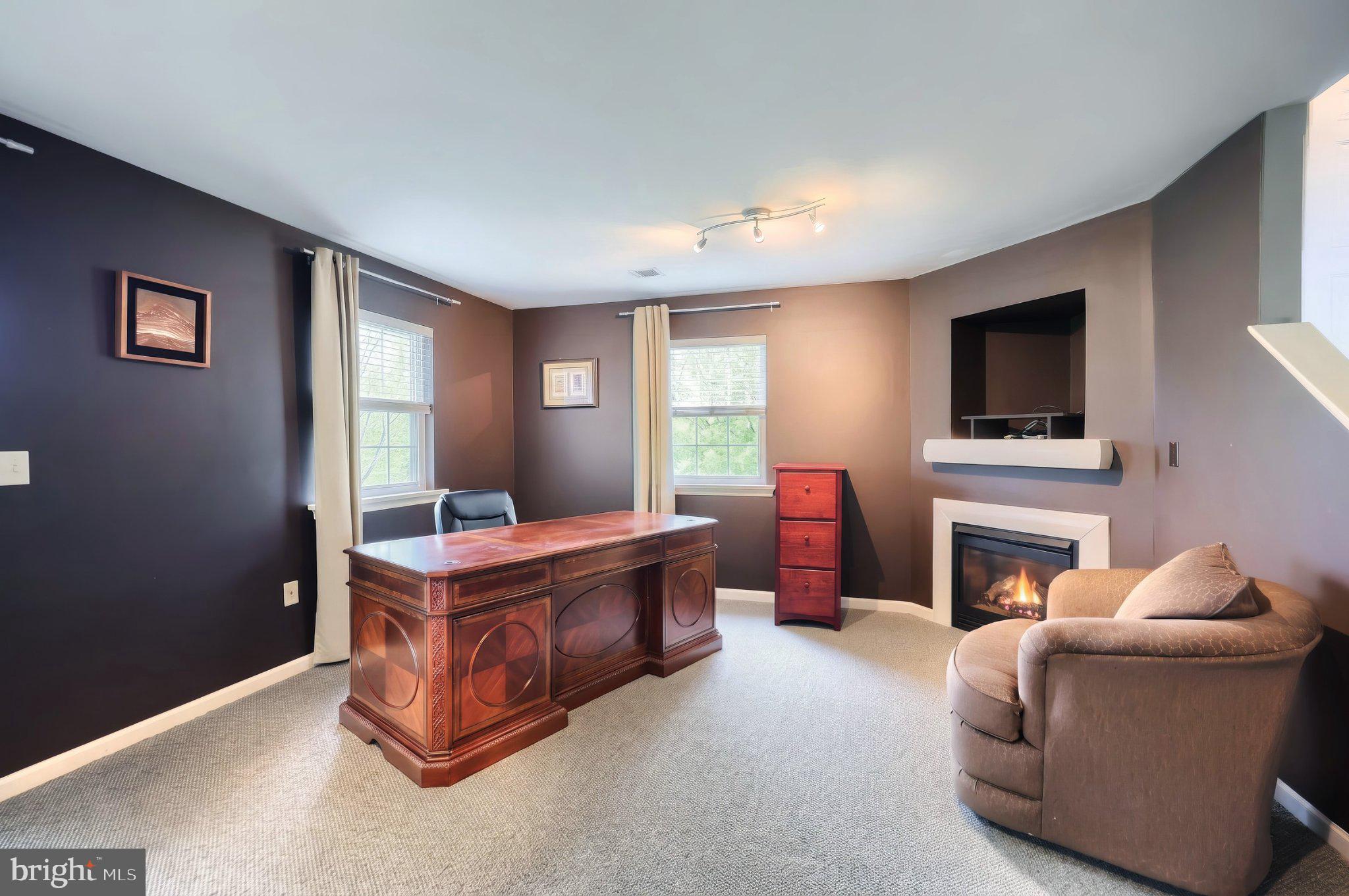 HUNT CLUB CONDOS - Residential