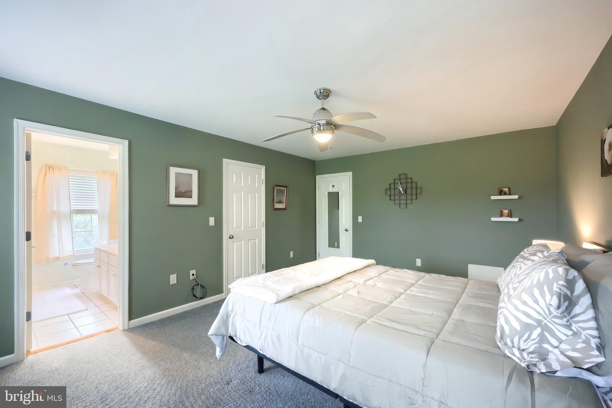 HUNT CLUB CONDOS - Residential