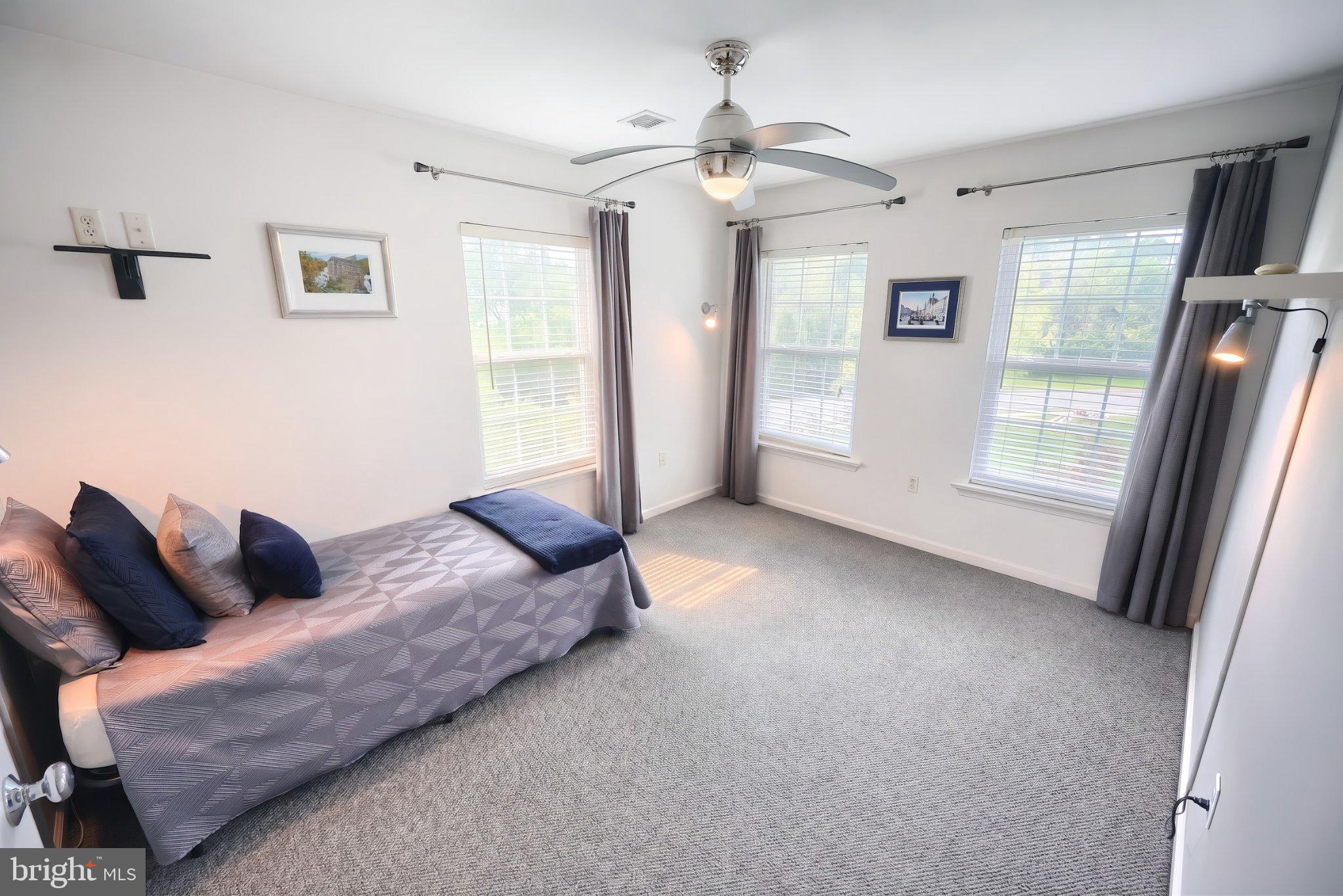 HUNT CLUB CONDOS - Residential