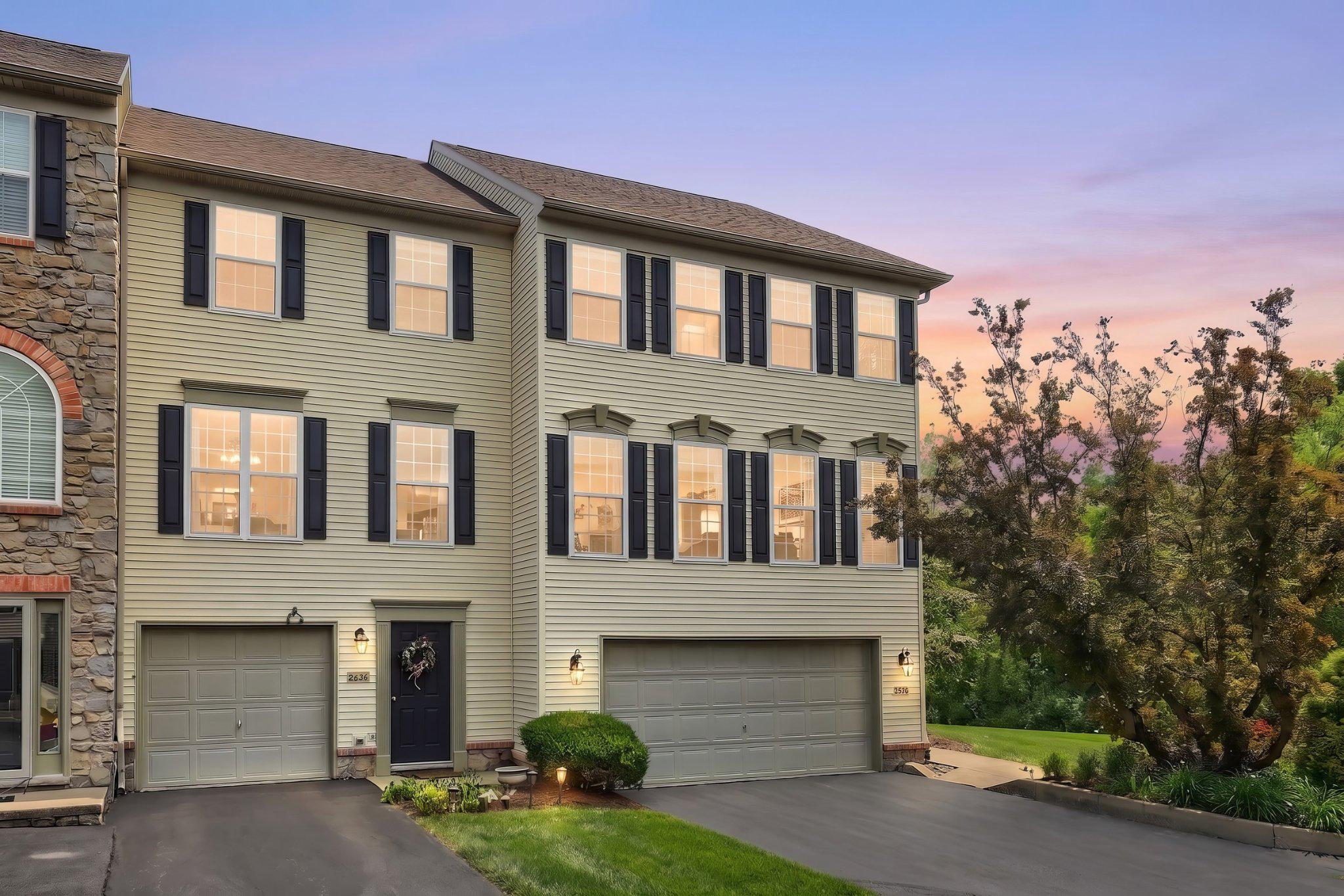 HUNT CLUB CONDOS - Residential