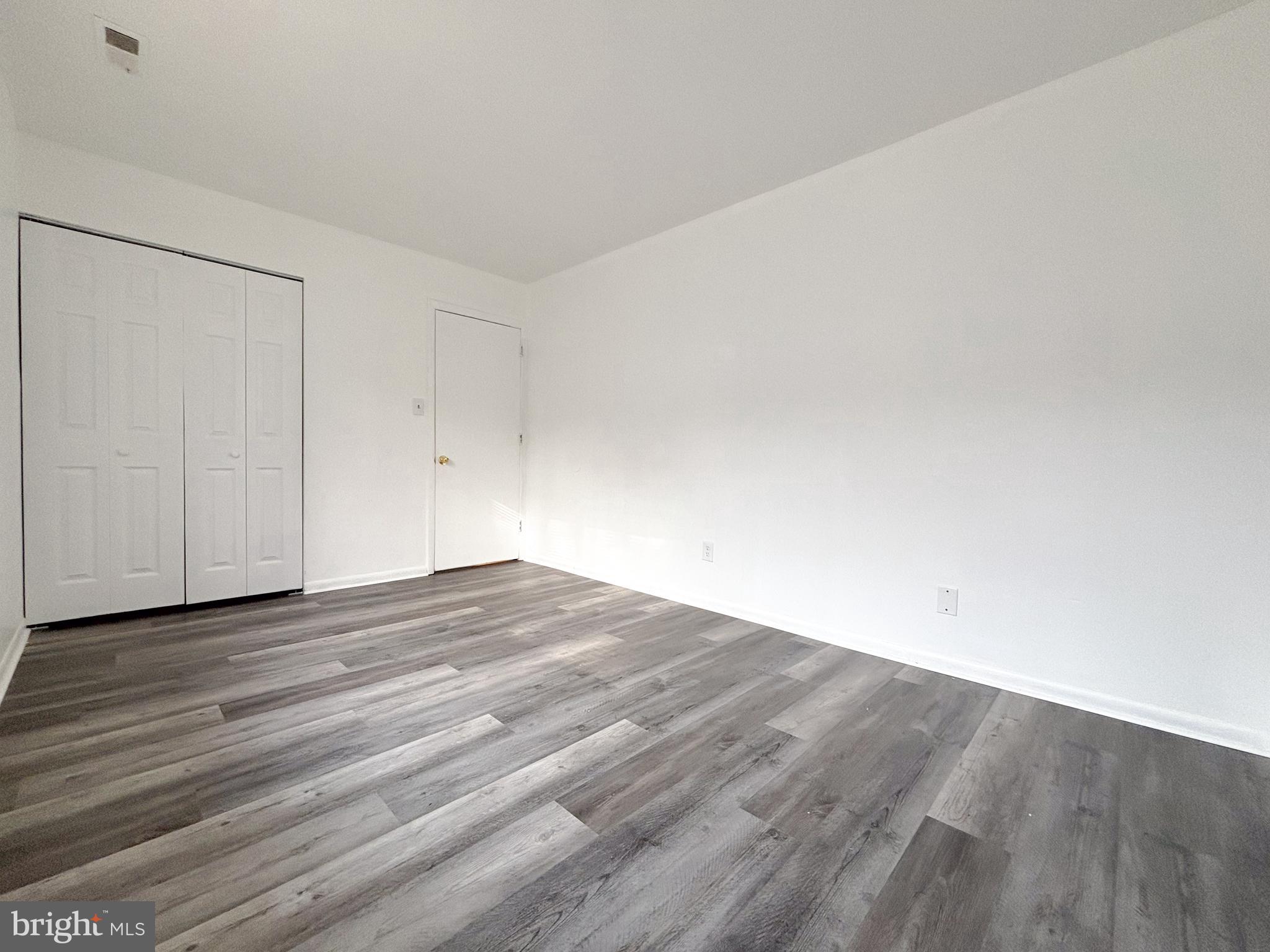 EDGEWATER VILLAGE - Residential