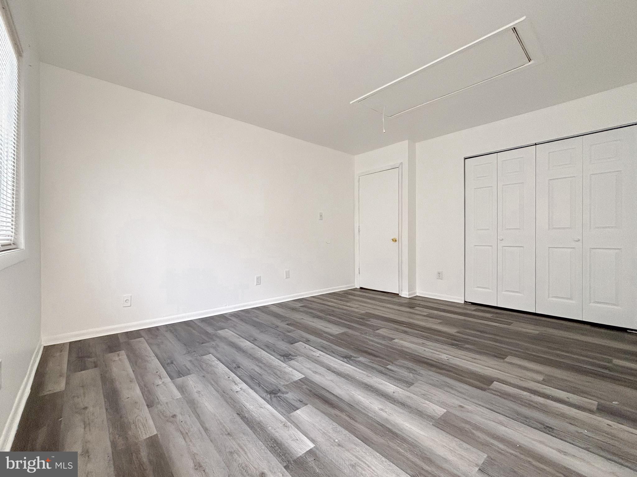 EDGEWATER VILLAGE - Residential