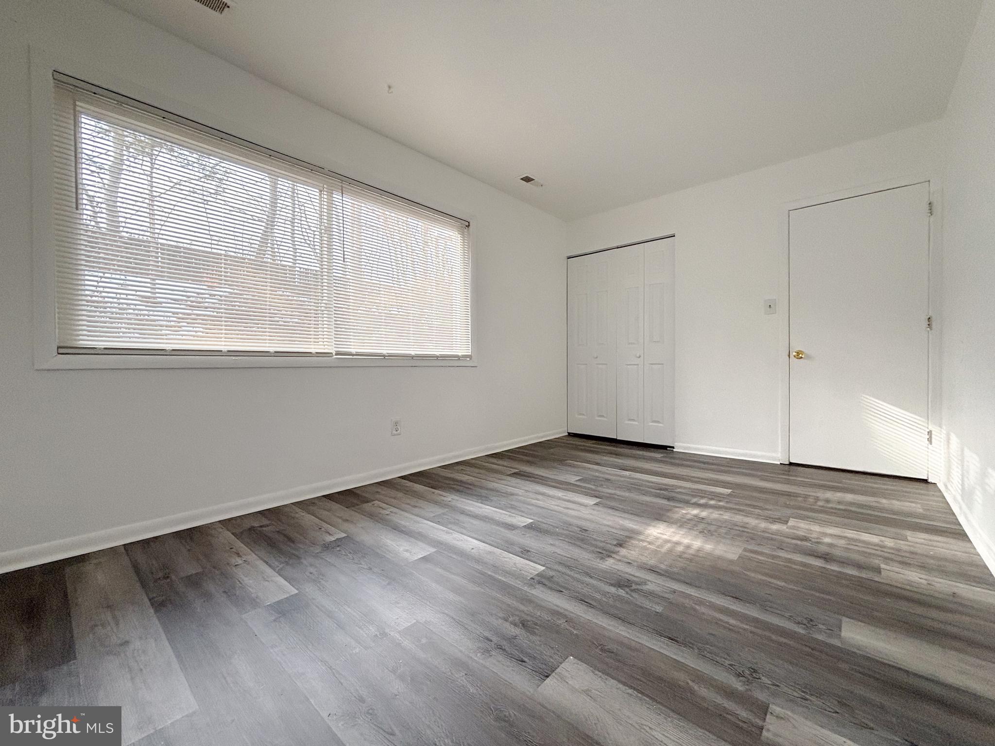 EDGEWATER VILLAGE - Residential